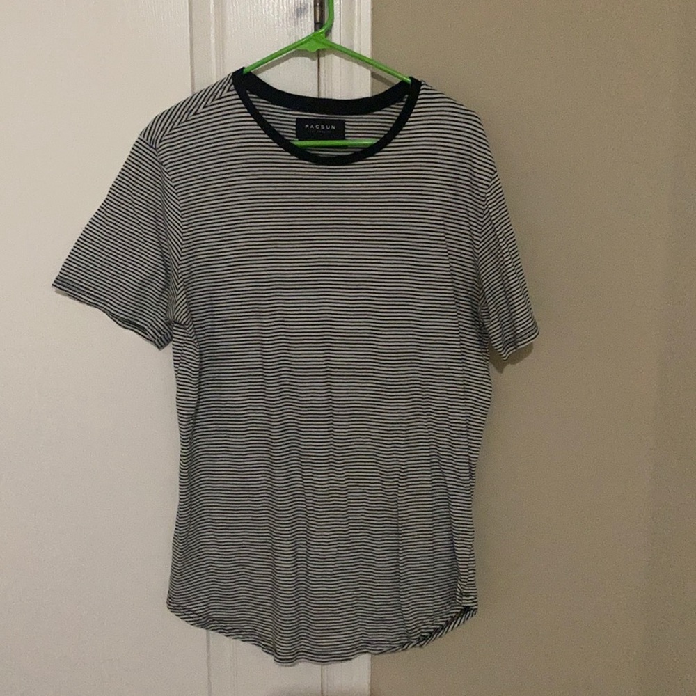 Striped shirt sleeve t-shirt